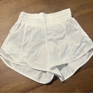 Lululemon Hotty Hot 2.5 high waist shorts